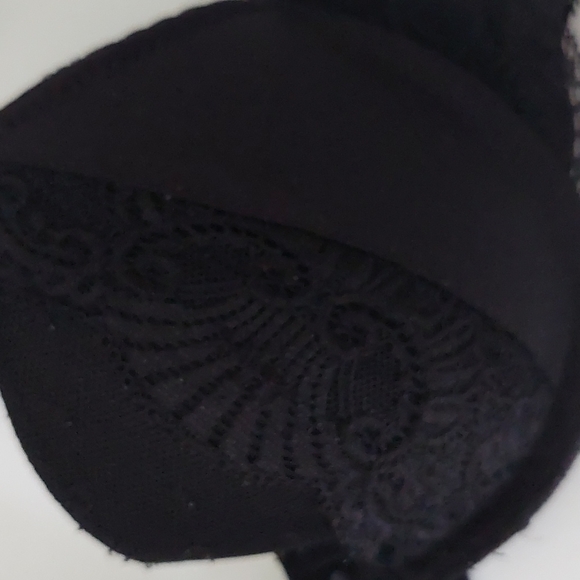 2 Gently worn padded BRAS SIZE 34B - Picture 5 of 13